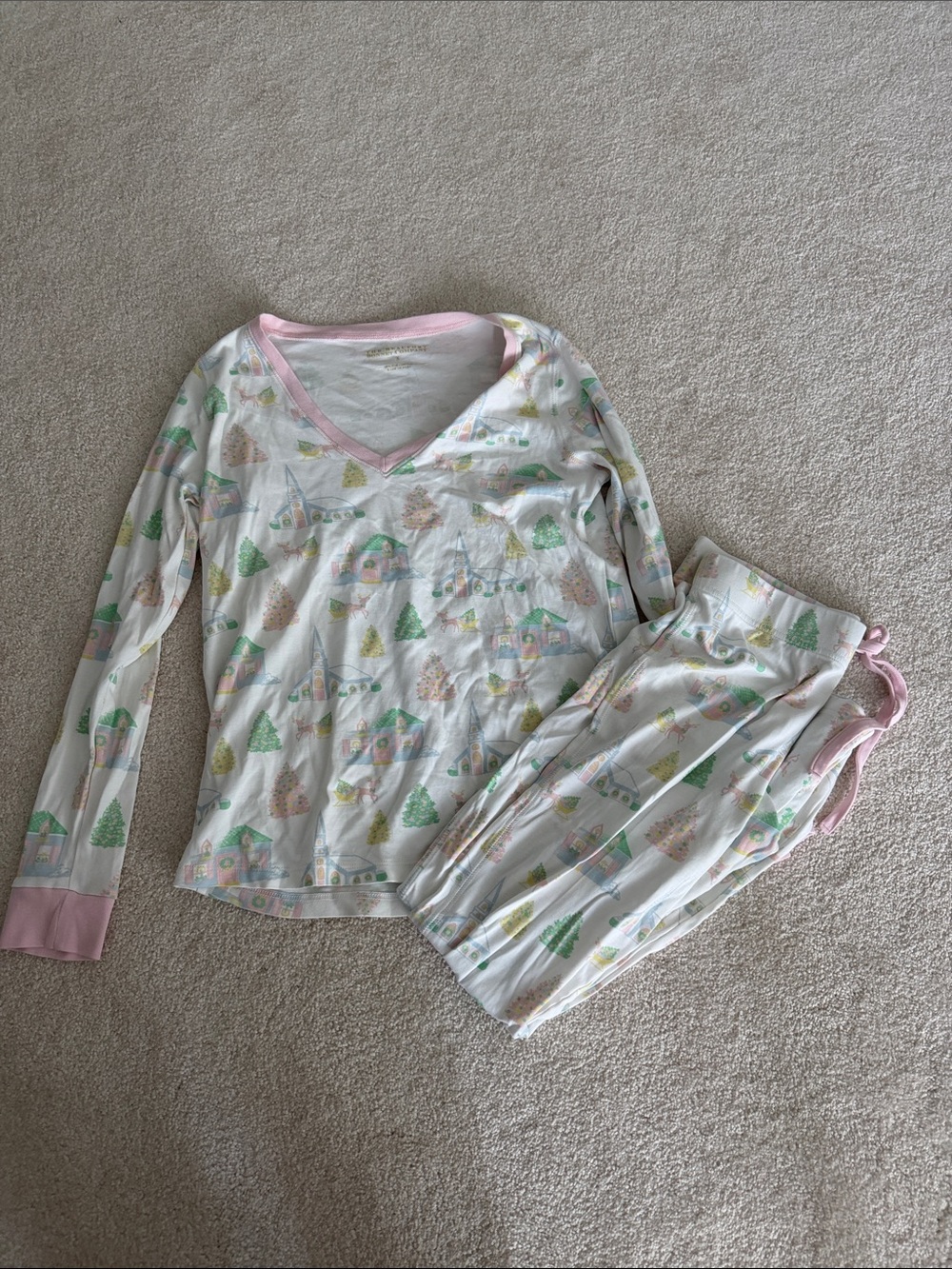 Long Sleeve Pink-Trim Holiday Cottage Pajama Set